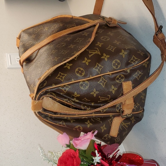 LOUIS VUITTON Malletier Monogram SAUMUR 35 dual messenger bag - Picture 2 of 16